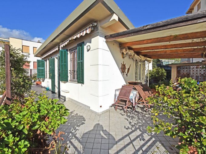 Sanremo Attico zona Foce